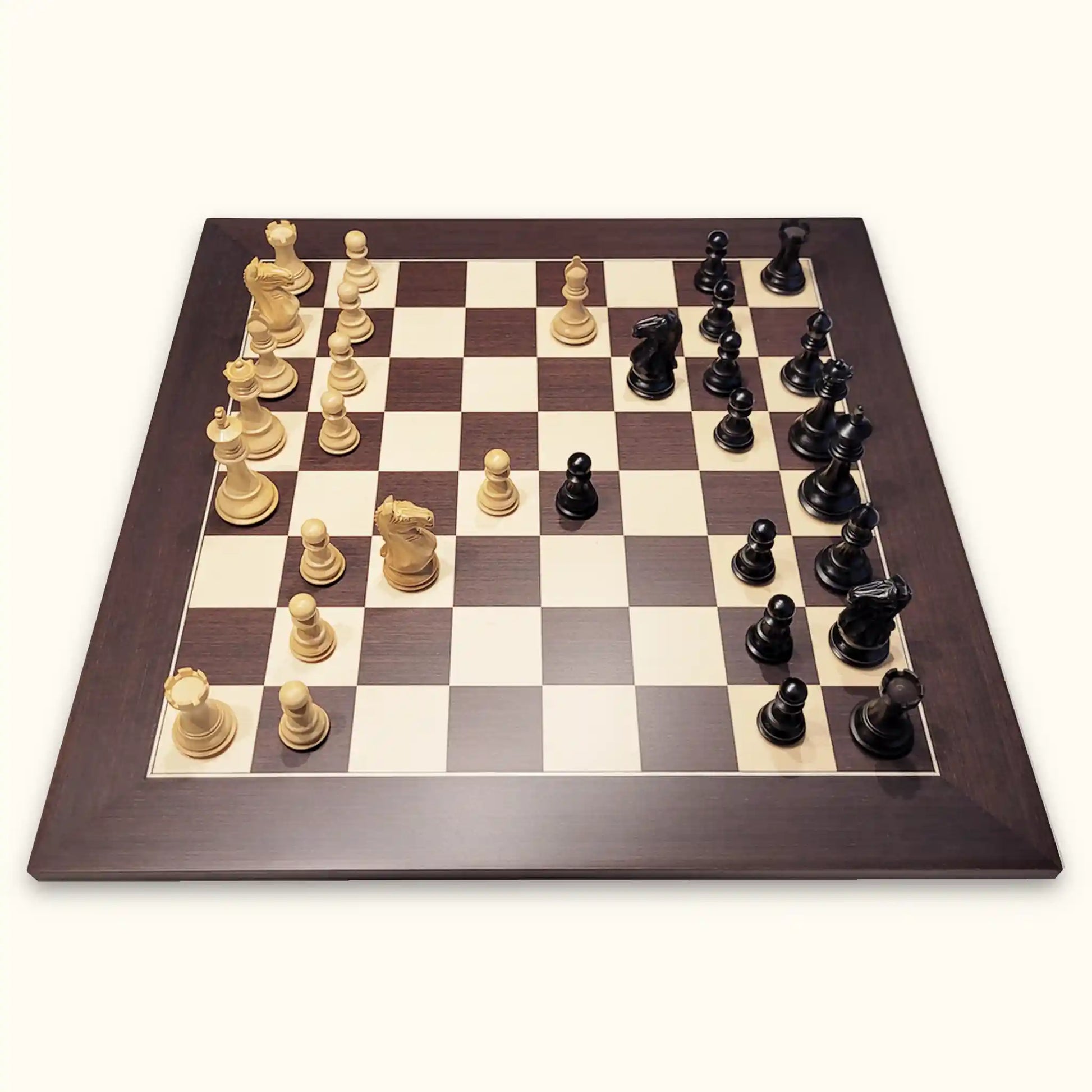 Initiez-vous gratuitement au jeu d'échecs au Chess Hotel, le dimanche 6  décembre 2015 de 15h à 17h ! En partenariat avec Chess & Strate…